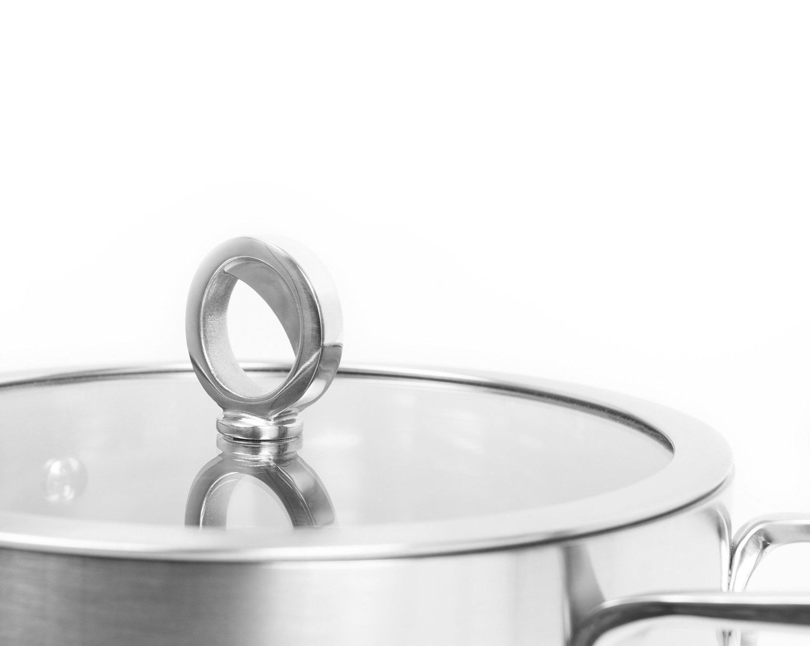 Laden Sie das Bild in den Galerie-Viewer, Casserole avec un noyau en cuivre
