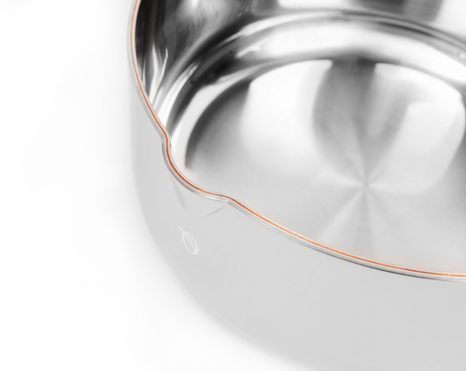 Laden Sie das Bild in den Galerie-Viewer, Casserole avec un noyau en cuivre
