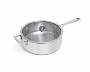Sauteuse avec un noyau en cuivre