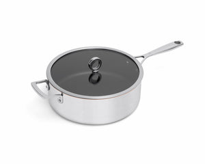 Sauteuse avec un noyau en cuivre