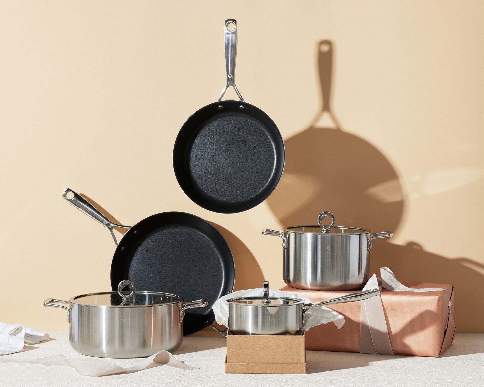 Laden Sie das Bild in den Galerie-Viewer, Set de poêles et casseroles
