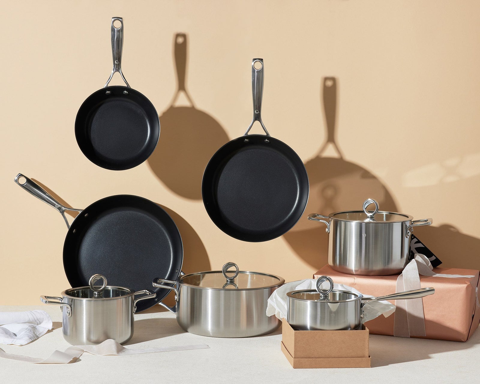 Laden Sie das Bild in den Galerie-Viewer, Set de poêles et casseroles
